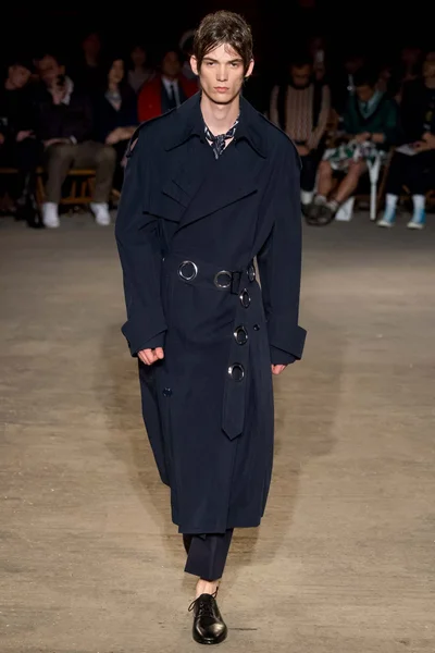 Look 15
